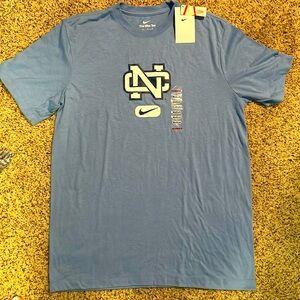 Nike Men’s medium Tarheels shirt